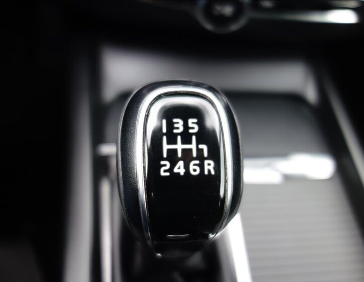 Volvo XC60 SUV / Terénní 2,0 l 110 kw