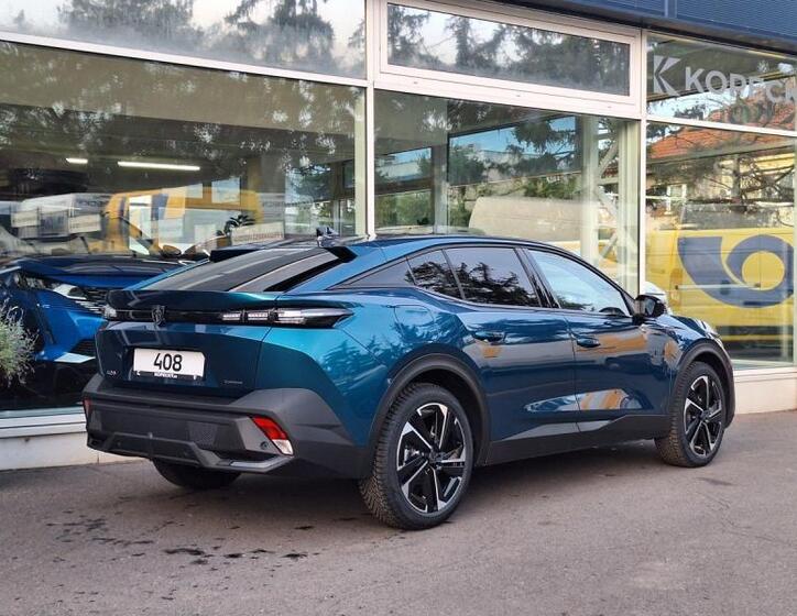 Peugeot 408 6