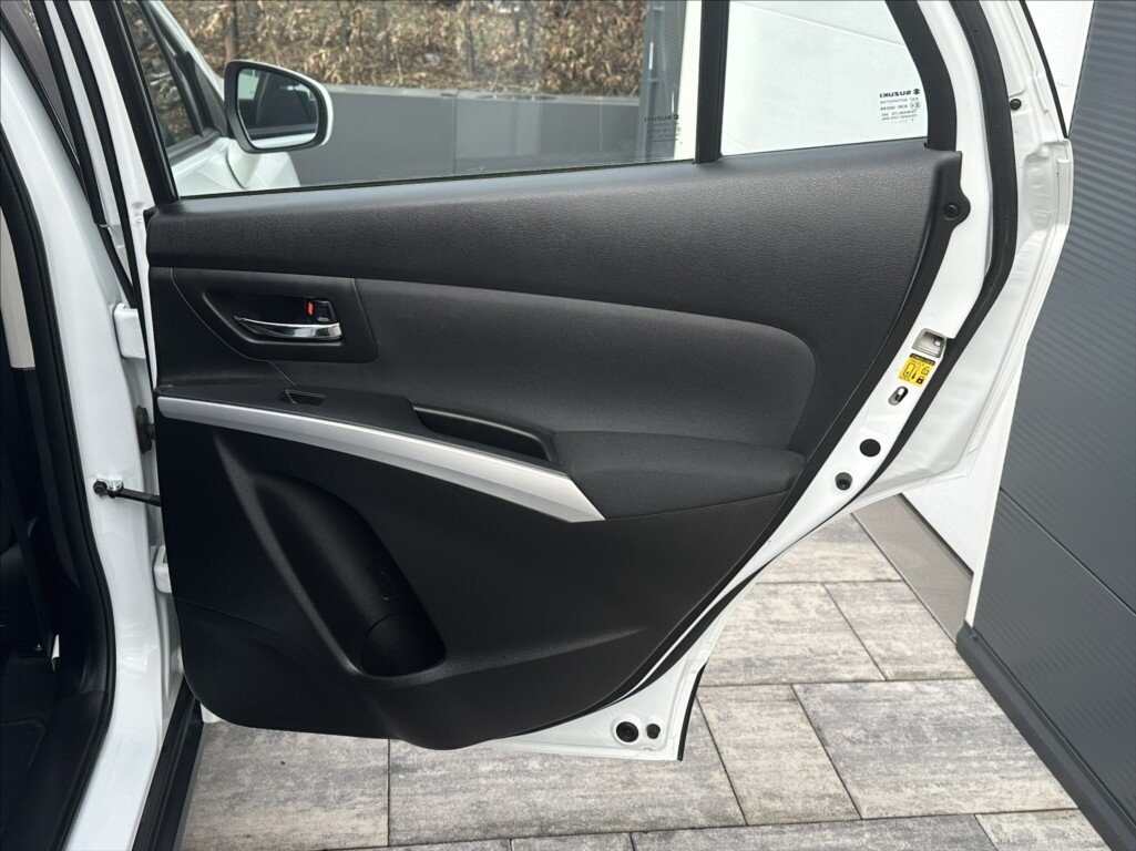 Suzuki S-Cross Hatchback 998,0 82 kw