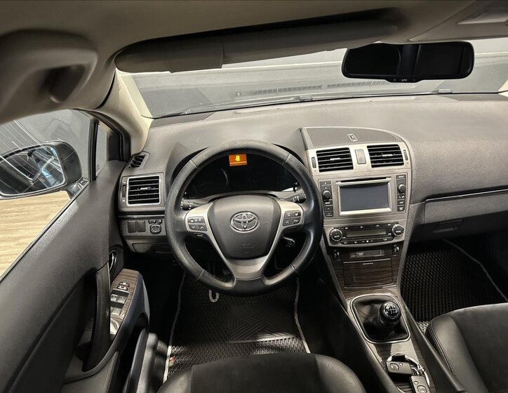 Toyota Avensis Kombi 2,0 l 91 kw