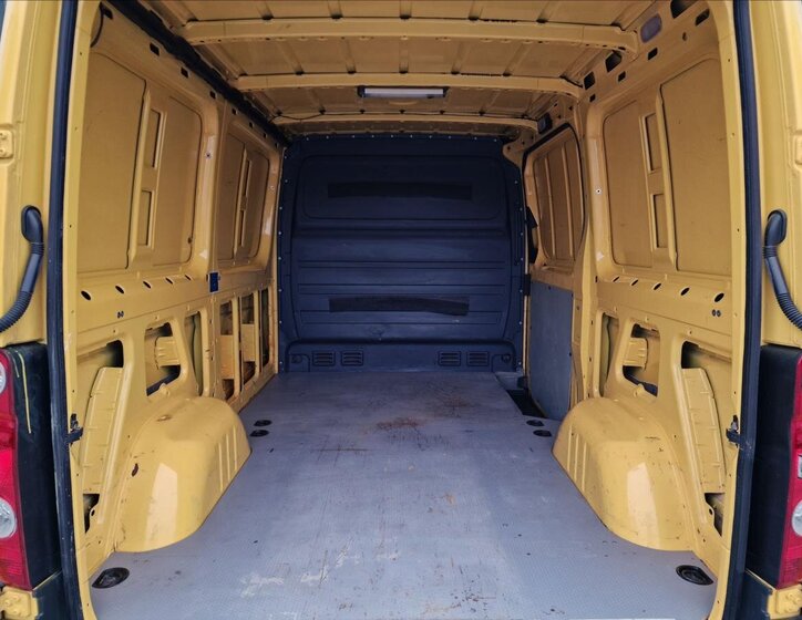 Volkswagen Crafter Skříň 2,0 l 100 kw
