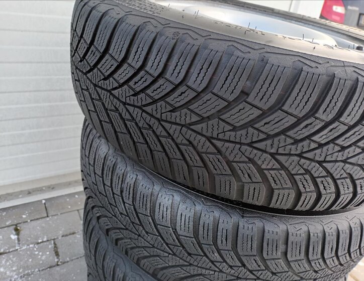 Volkswagen Touran MPV 1,2 l 77 kw