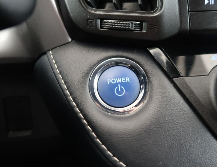 Toyota RAV4 SUV / Terénní 2,5 l 114 kw