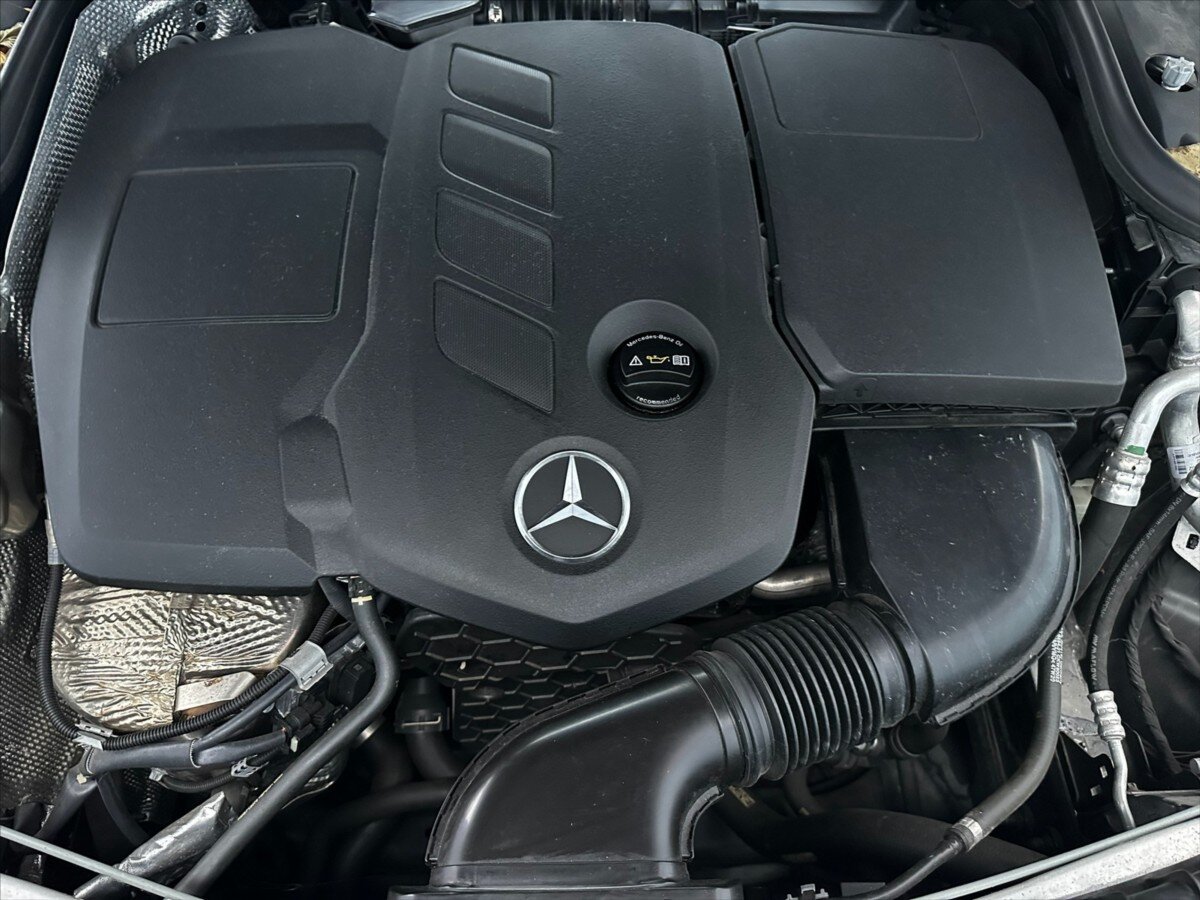 Mercedes-Benz Třídy E Sedan / Limuzína 2,0 l 143 kw