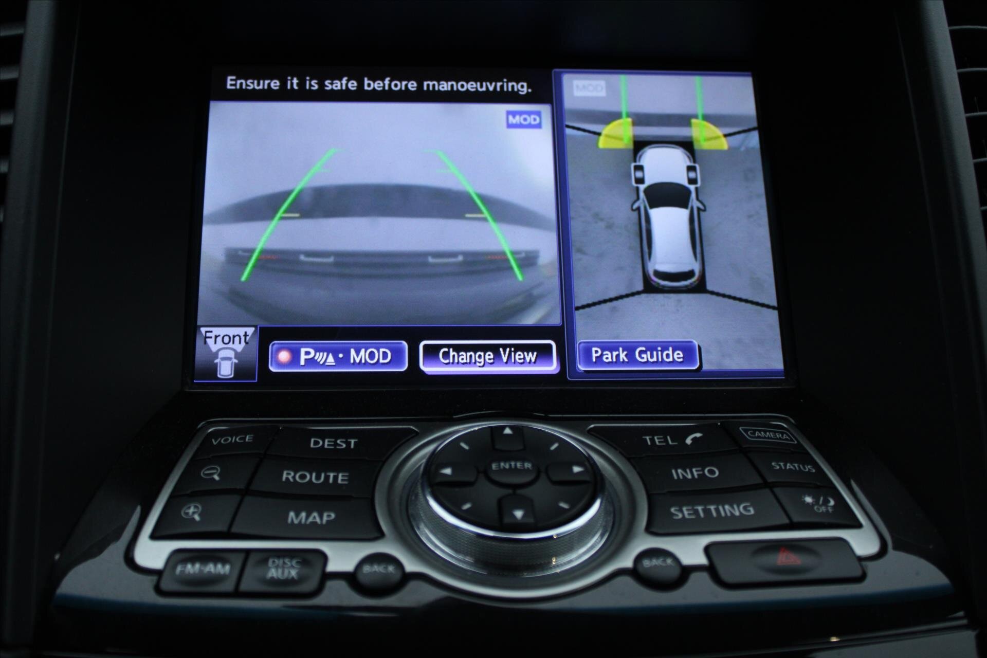 Infiniti QX70 SUV 3,0 l 175 kw