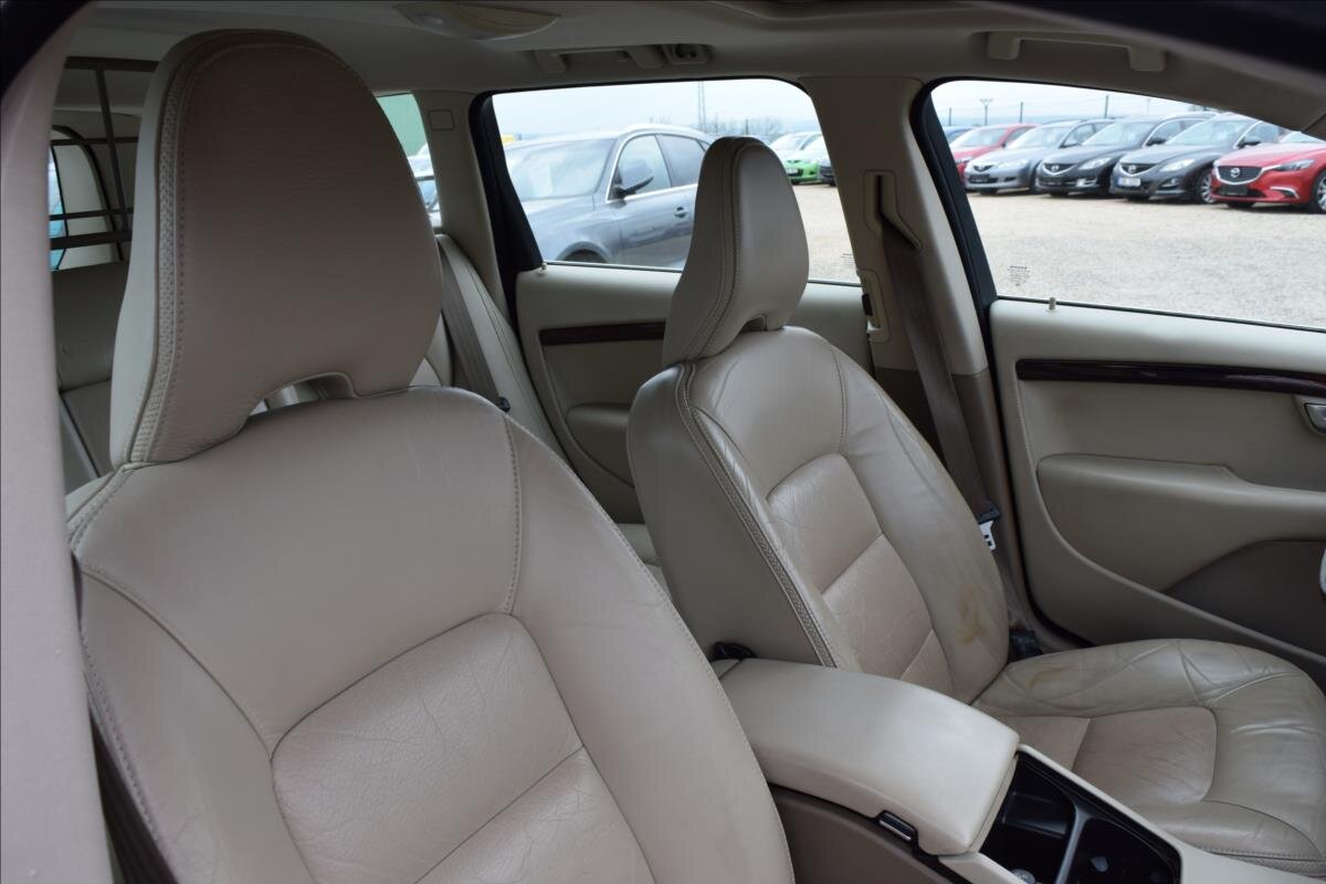 Volvo XC70 Kombi 2,4 l 120 kw