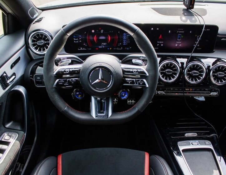 Mercedes-Benz Třídy A Hatchback 0,0 310 kw