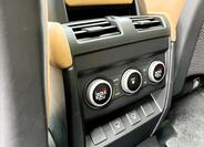 Land Rover Defender 31