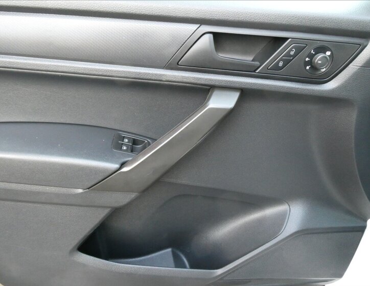 Volkswagen Caddy Skříň 2,0 l 75 kw