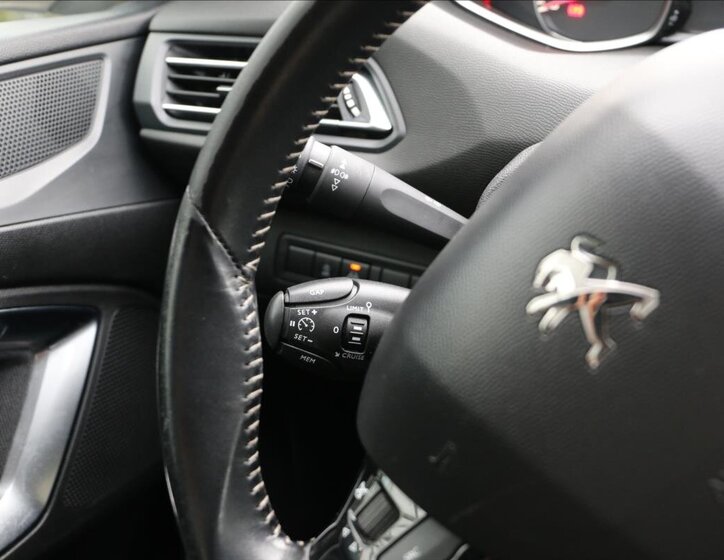 Peugeot 308 Kombi 1,5 l 96 kw