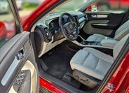 Volvo XC40 SUV / Terénní 2,0 l 145 kw