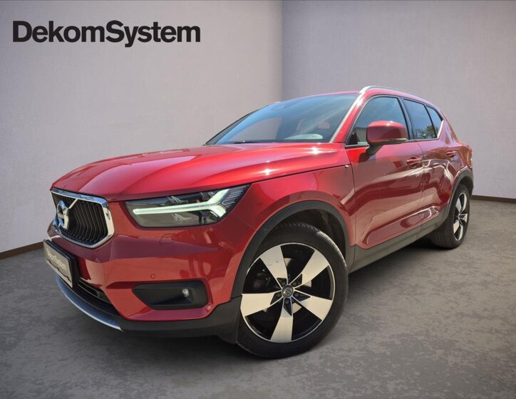 Volvo XC40 SUV / Terénní 2,0 l 145 kw