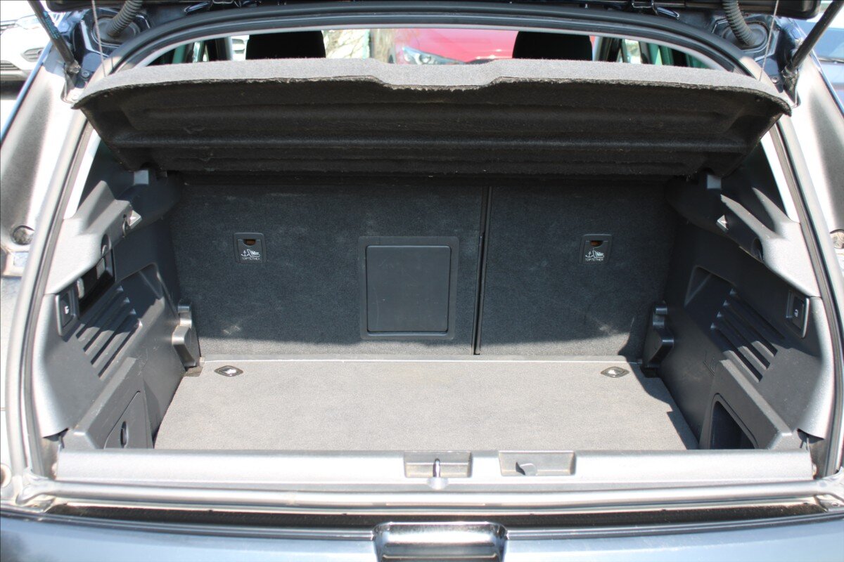 Peugeot 3008 MPV 1,6 l 80 kw