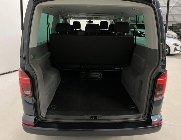 Volkswagen Caravelle 23