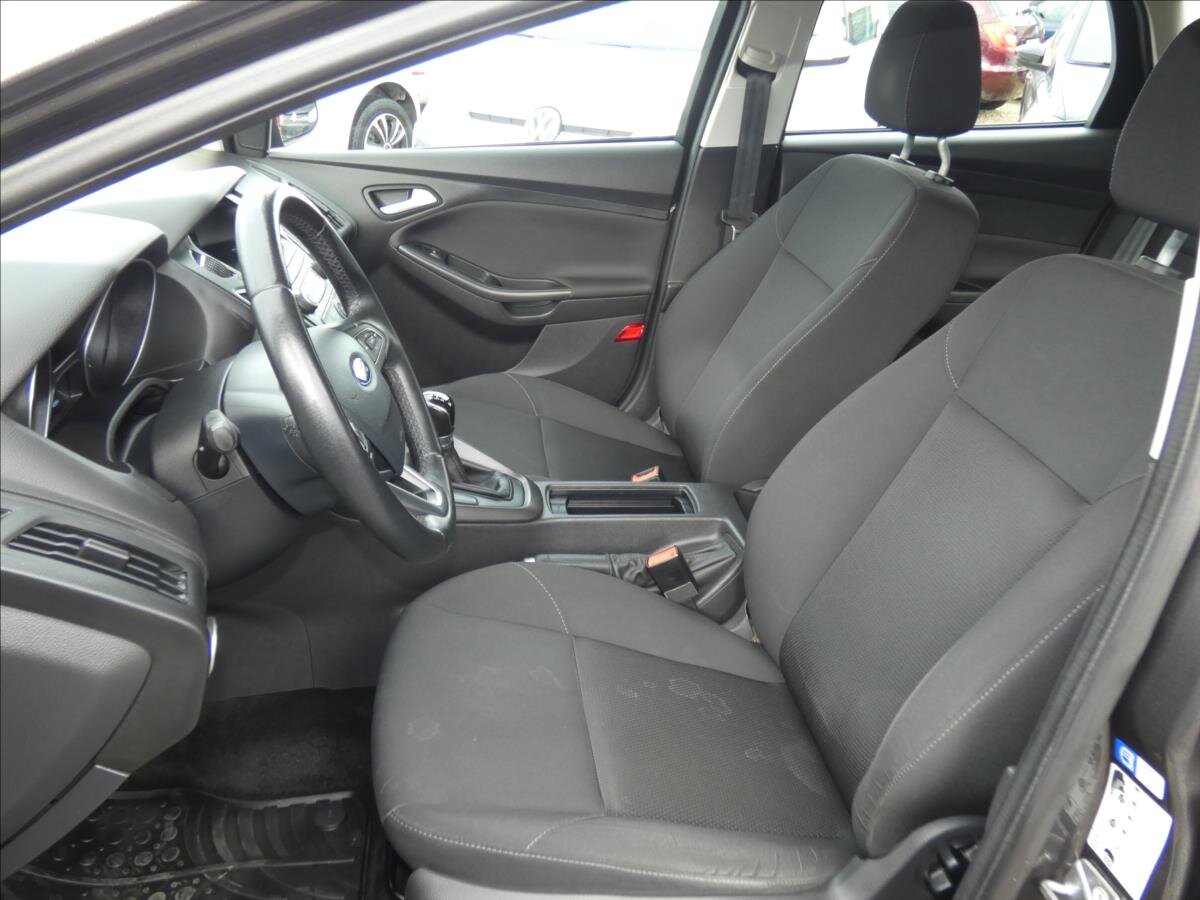 Ford Focus Kombi 999,0 74 kw