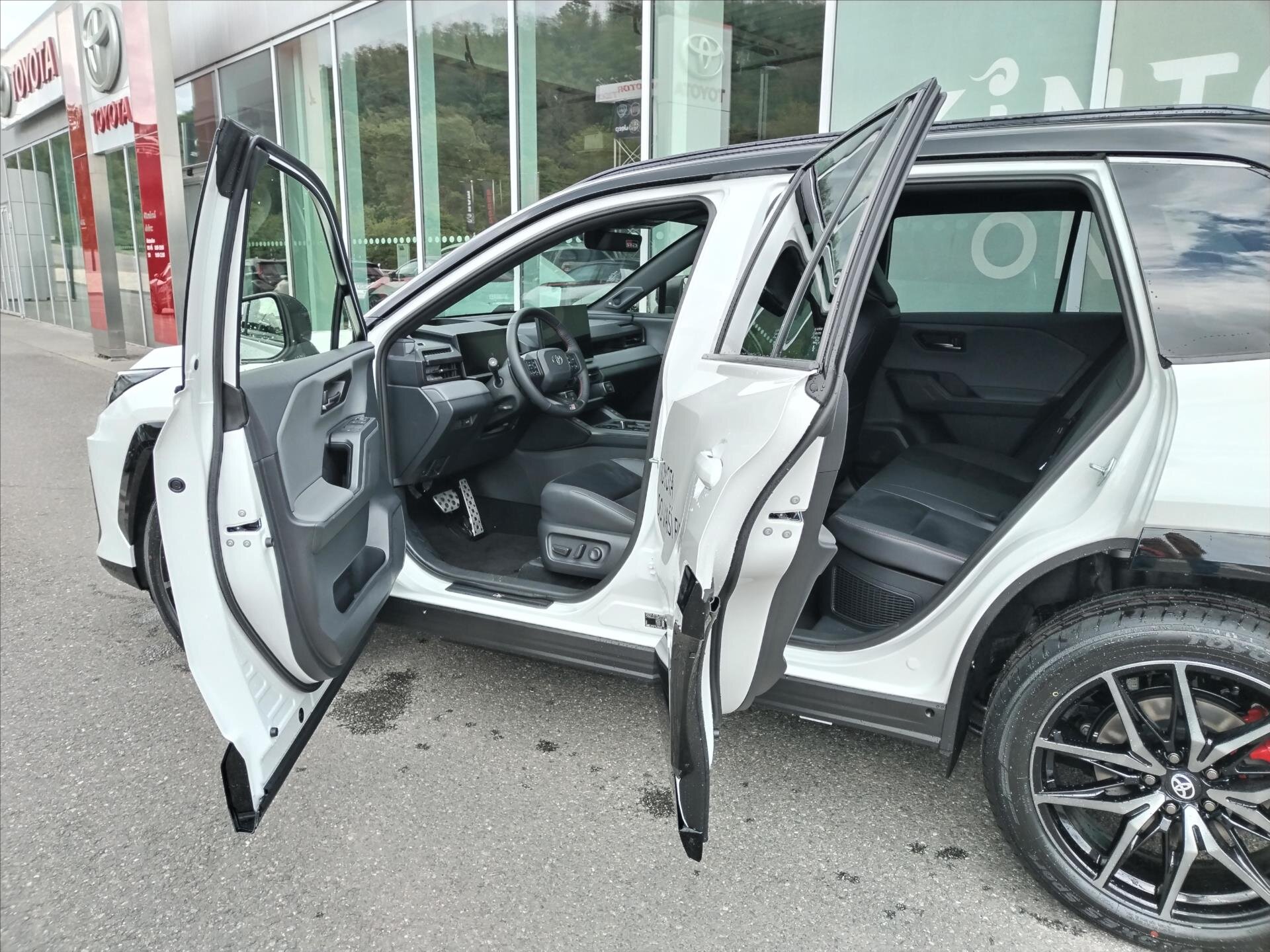 Toyota RAV4 SUV / Terénní 0,0 143 kw