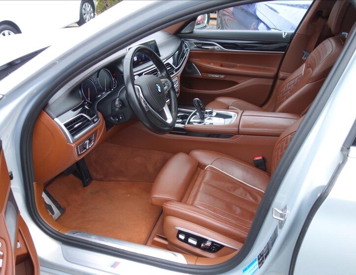 BMW Řada 7 5