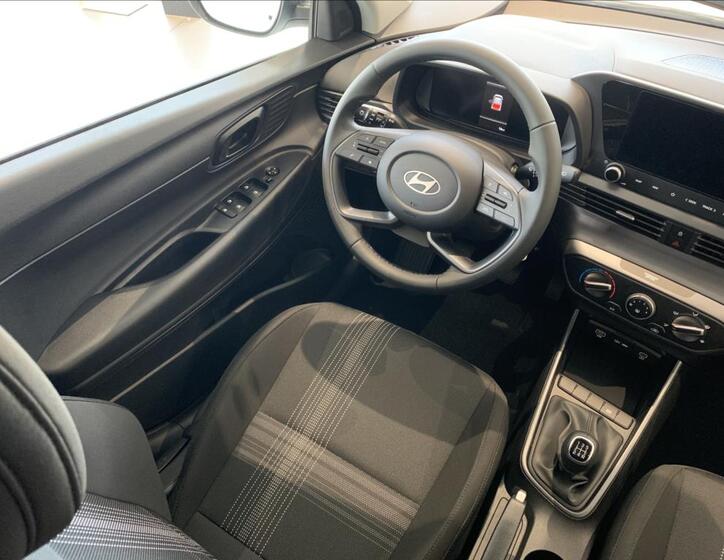 Hyundai i20 15