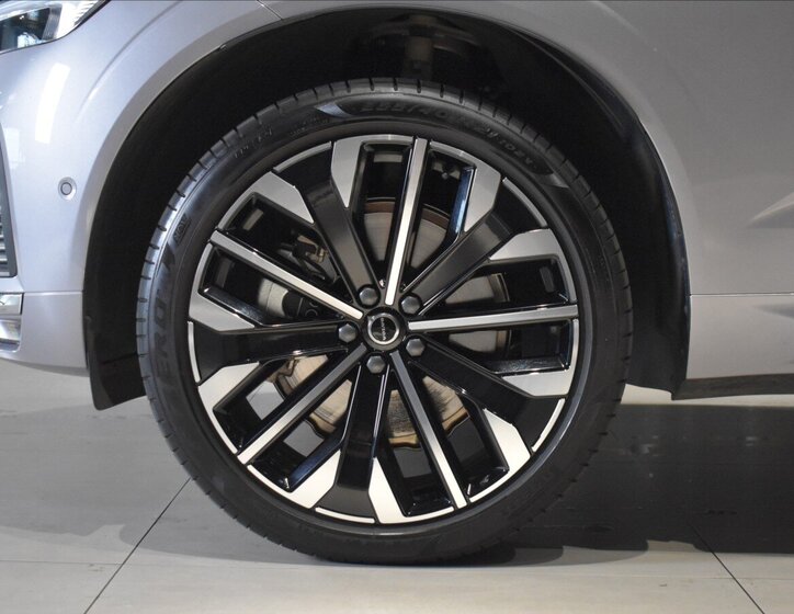 Volvo XC60 SUV / Terénní 2,0 l 184 kw