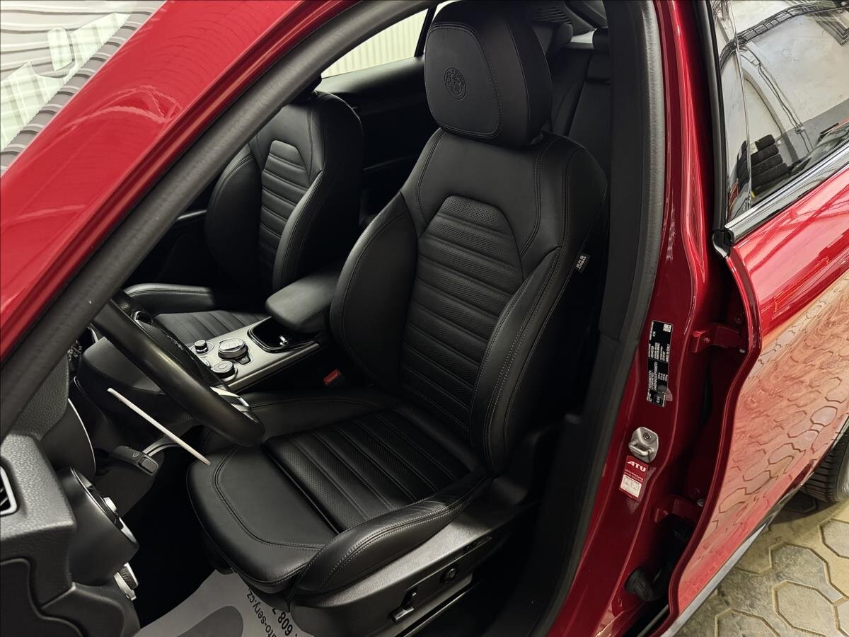 Alfa Romeo Stelvio SUV / Terénní 2,1 l 154 kw