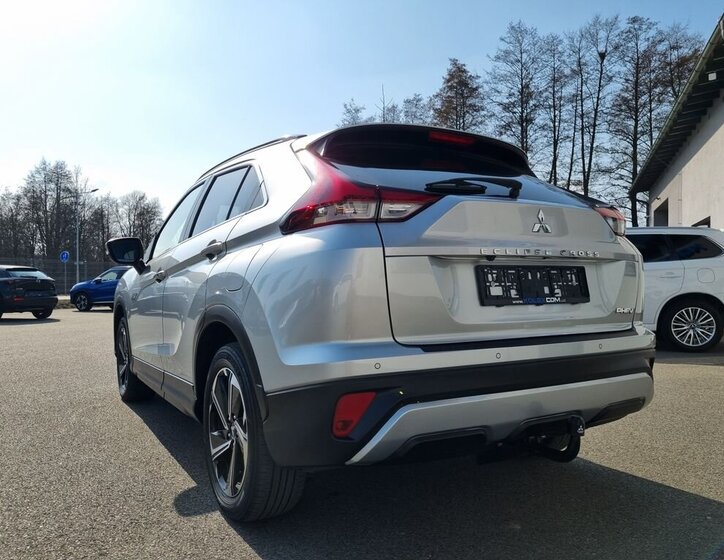 Mitsubishi Ostatní SUV / Terénní 2,4 l 138 kw