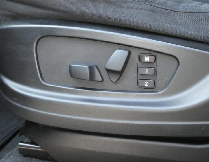 BMW X5 SUV 3,0 l 200 kw