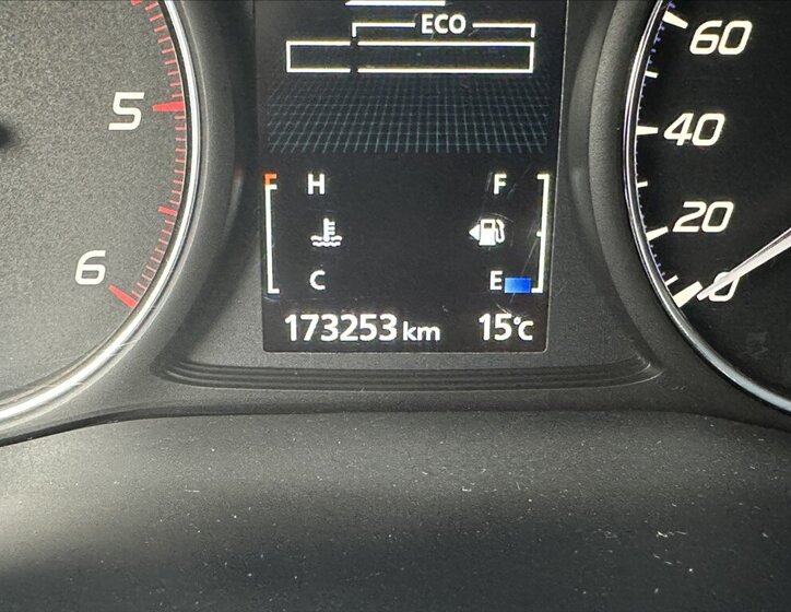 Mitsubishi Outlander SUV / Terénní 2,3 l 110 kw