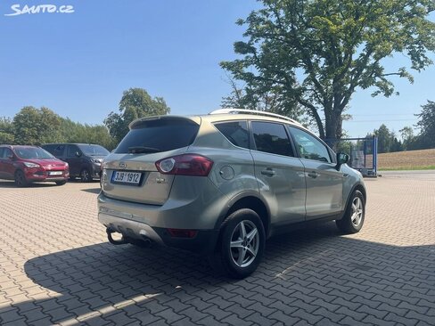 Ford Kuga SUV / Terénní 2,0 l 103 kw
