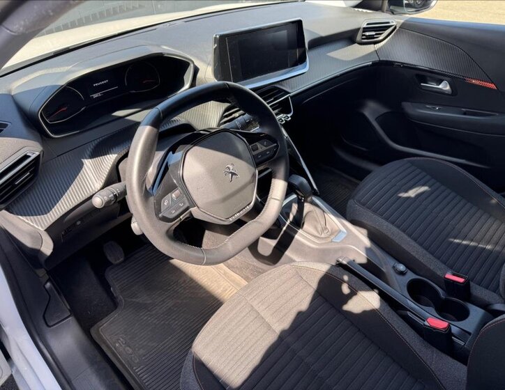 Peugeot 208 Hatchback 1,2 l 55 kw