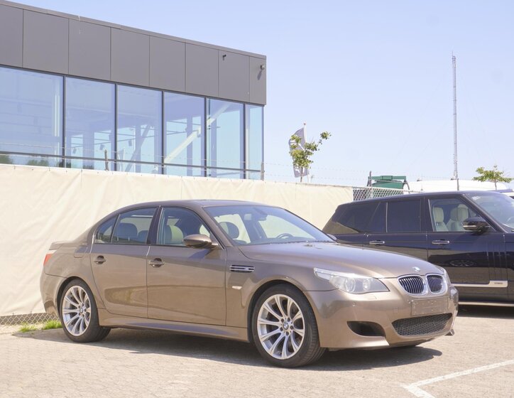 BMW M5 Sedan 5,0 l 373 kw