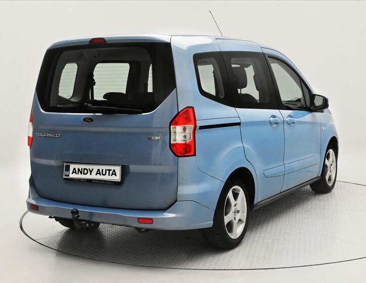 Ford Tourneo Courier 5