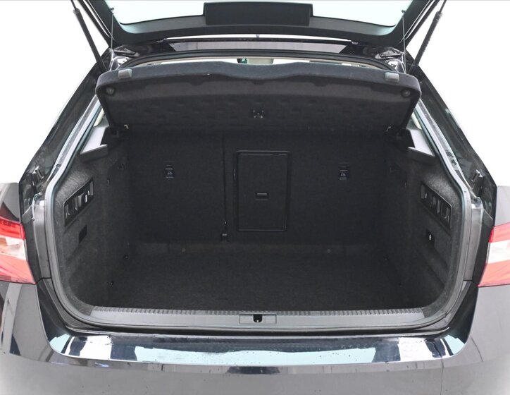 Škoda Superb Liftback 2,0 l 110 kw