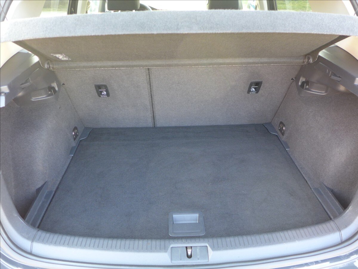 Volkswagen Golf Hatchback 1,2 l 63 kw