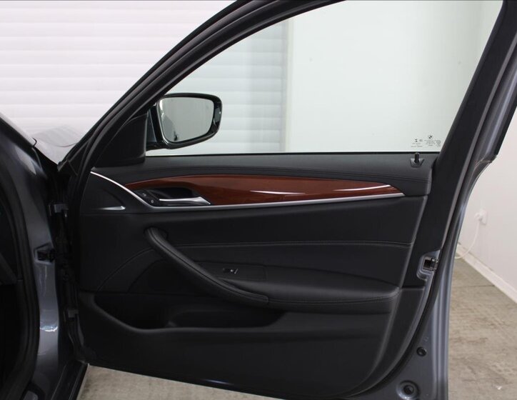 BMW Řada 5 Kombi 2,0 l 140 kw