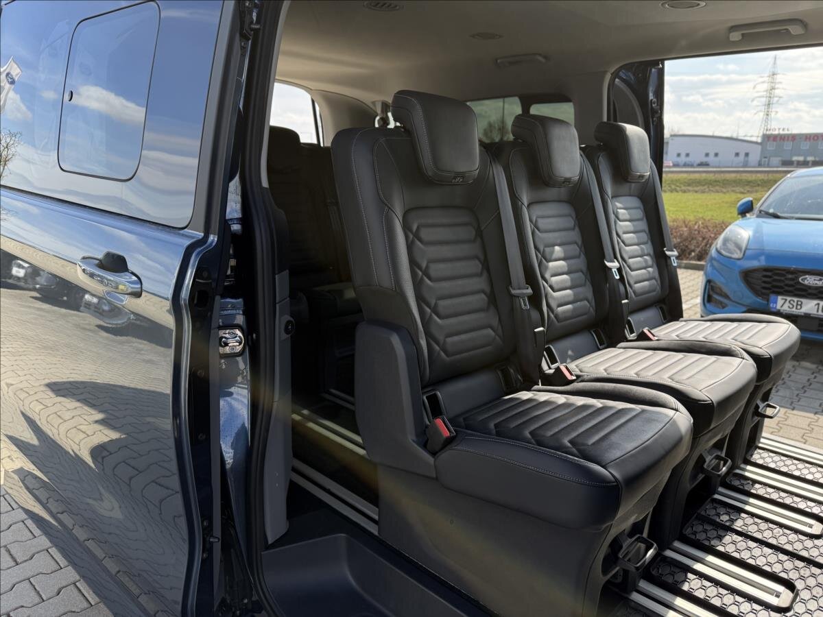 Ford Tourneo Custom MPV 2,0 l 125 kw