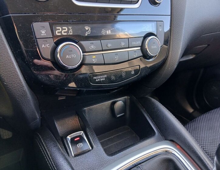 Nissan Qashqai SUV 1,6 l 120 kw