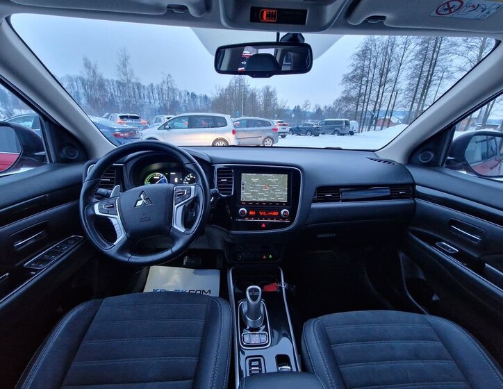 Mitsubishi Outlander SUV 2,4 l 165 kw