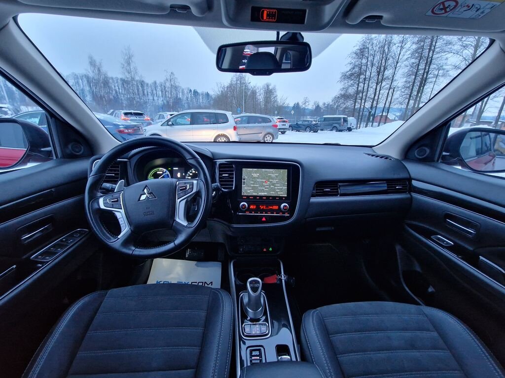 Mitsubishi Outlander SUV 2,4 l 165 kw