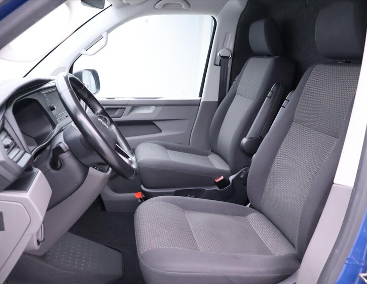 Volkswagen Transporter Skříň 2,0 l 110 kw