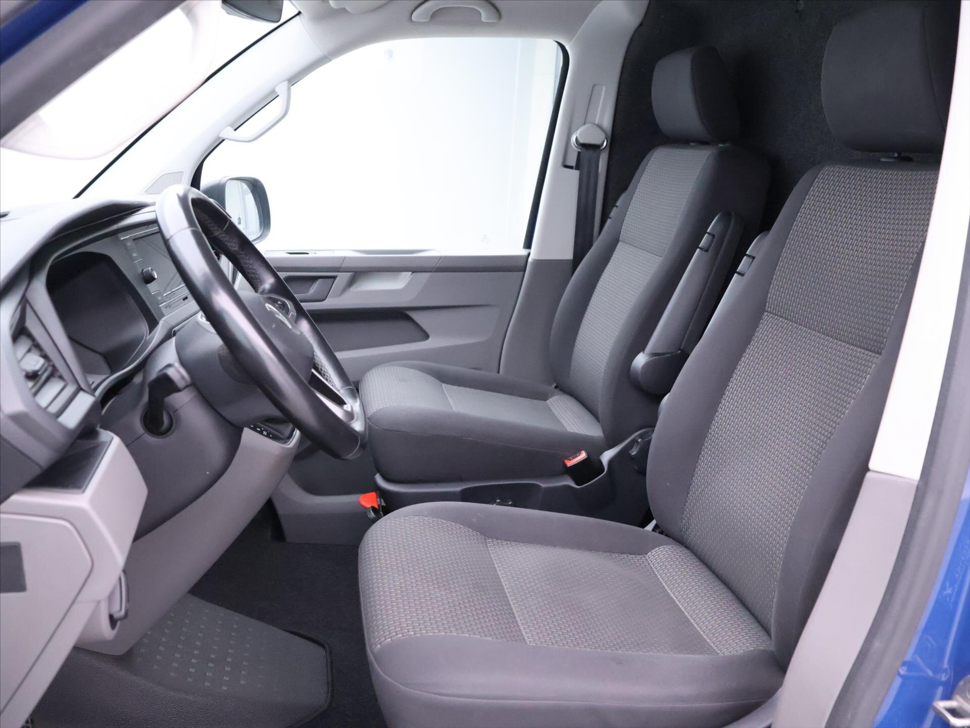 Volkswagen Transporter Skříň 2,0 l 110 kw