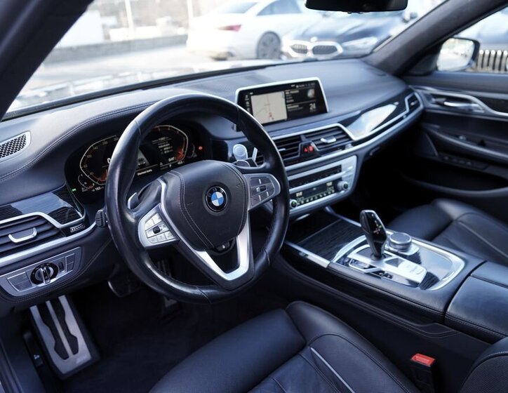 BMW Řada 7 24