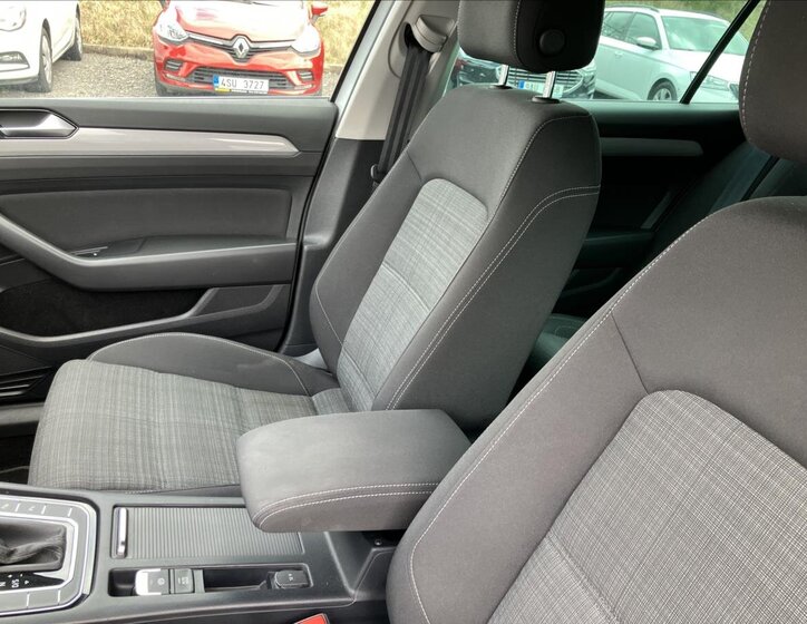 Volkswagen Passat Kombi 2,0 l 90 kw