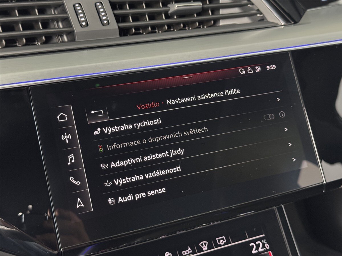 Audi e-tron SUV / Terénní 0,0 300 kw