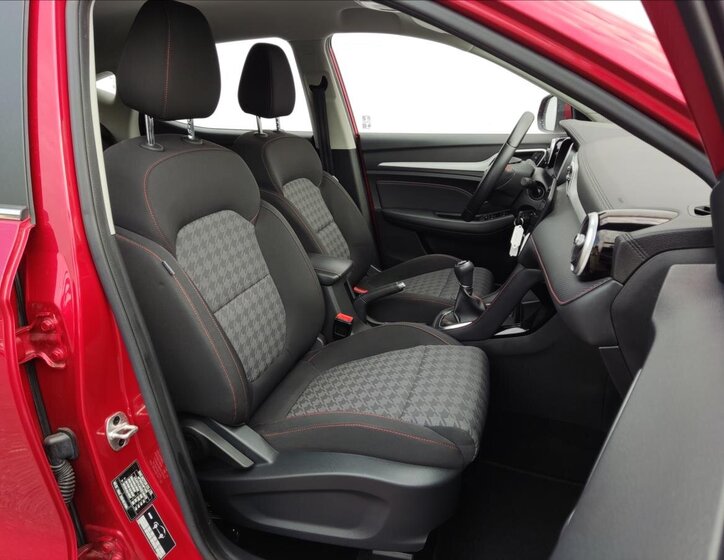 MG ZS SUV / Terénní 1,5 l 78 kw