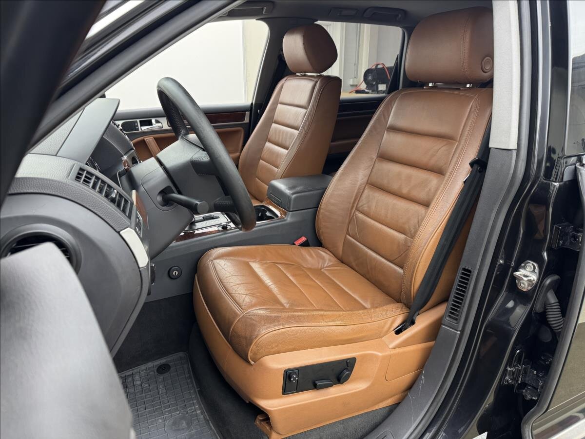 Volkswagen Touareg SUV / Terénní 3,0 l 165 kw