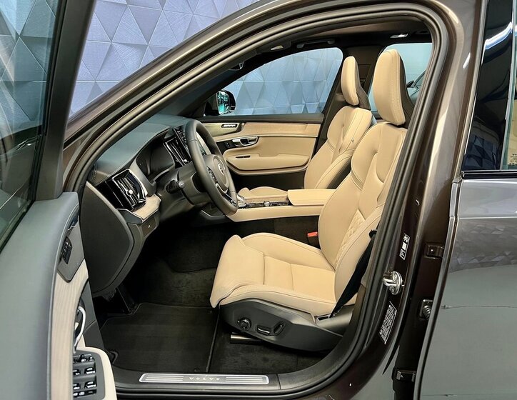 Volvo XC90 SUV / Terénní 2,0 l 184 kw