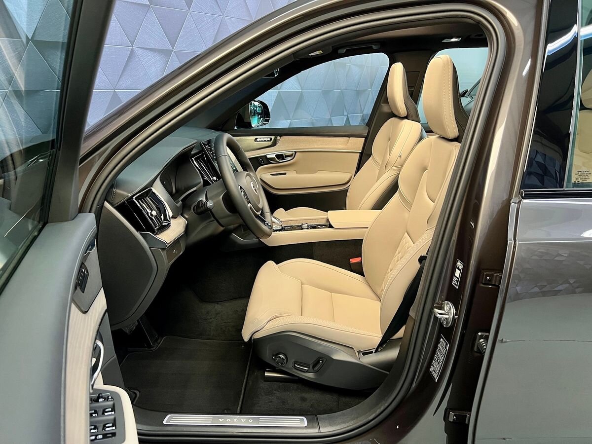 Volvo XC90 SUV / Terénní 2,0 l 184 kw