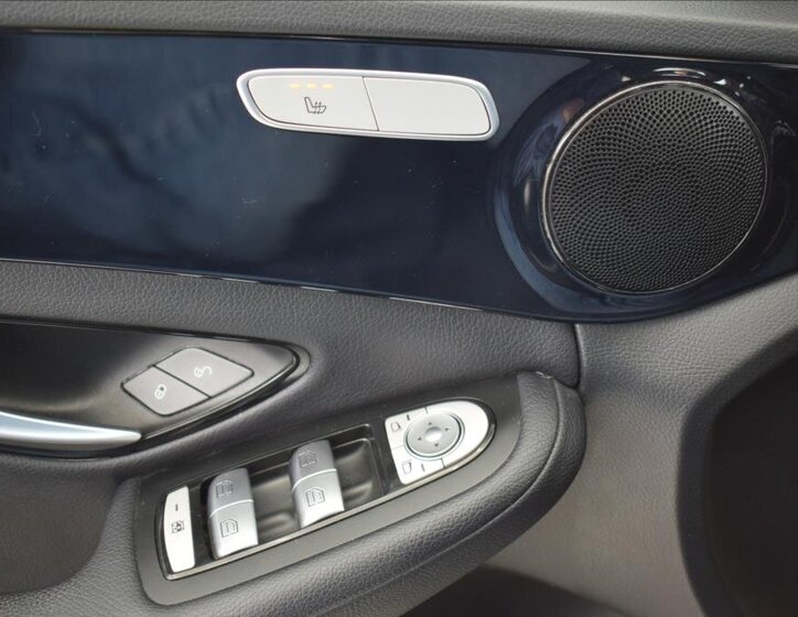 Mercedes-Benz Třídy C Sedan / Limuzína 2,1 l 125 kw