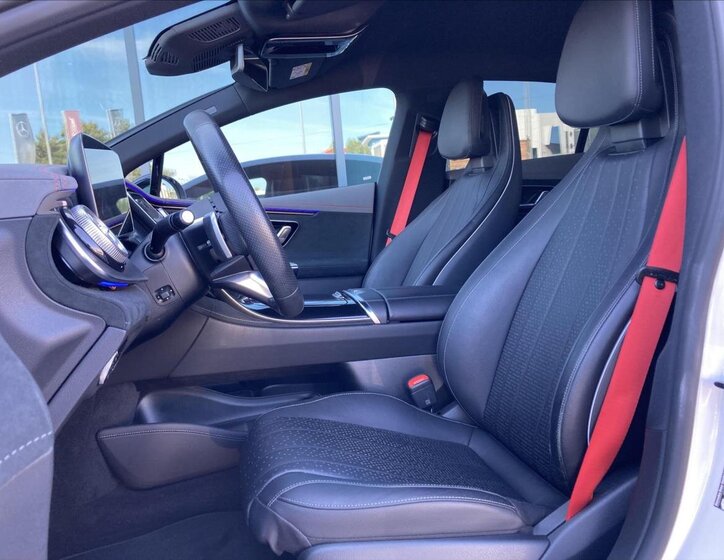 Mercedes-Benz EQE Sedan / Limuzína 0,0 215 kw