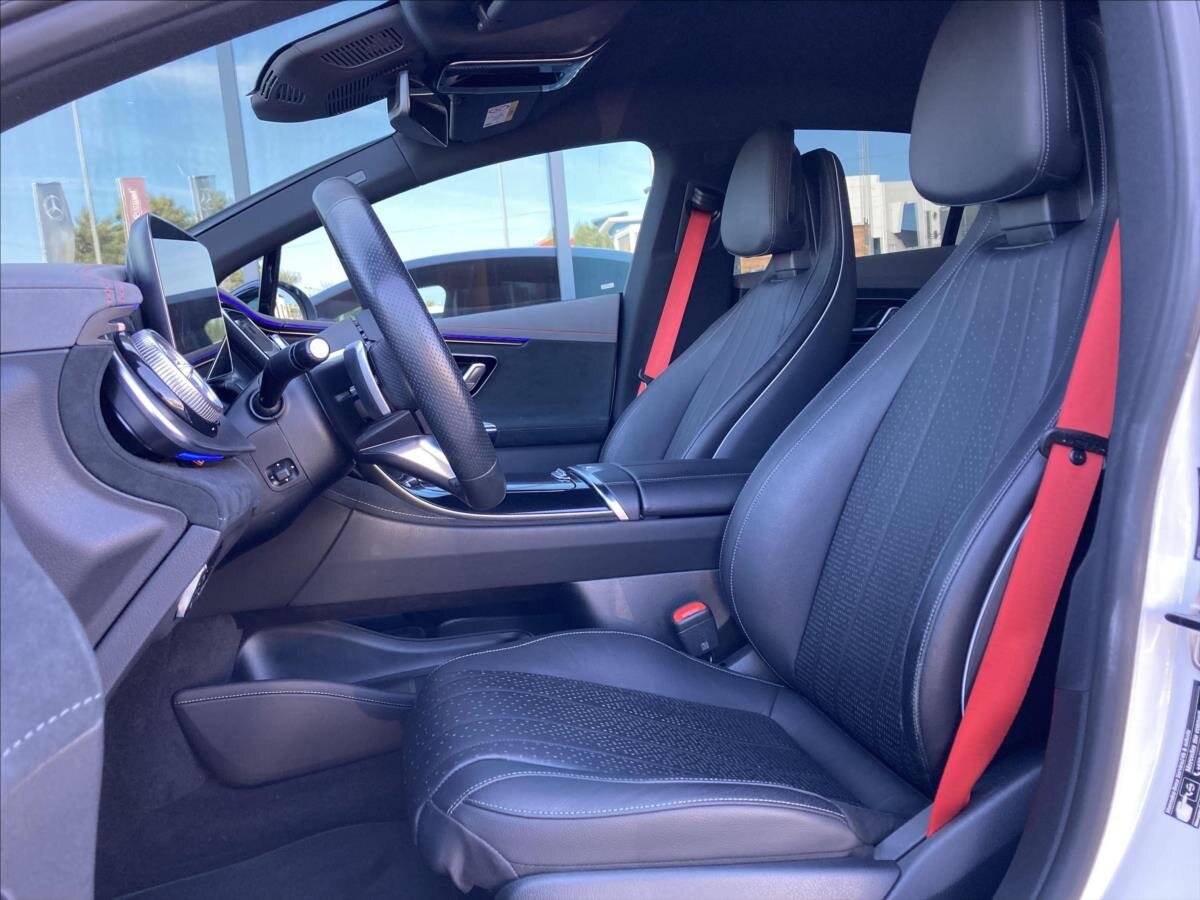 Mercedes-Benz EQE Sedan / Limuzína 0,0 215 kw